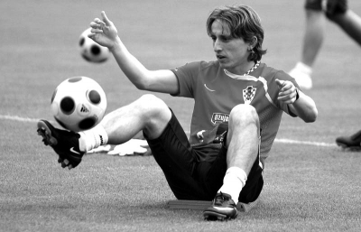 步行者大胜奇才！哈利伯顿对奇才替补席做哭泣的动作