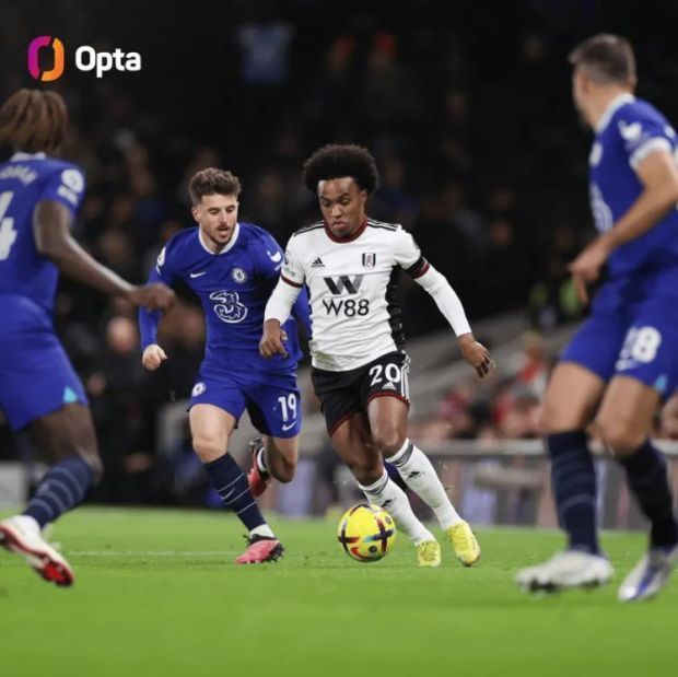 C罗补时造点，他走到马内身边让马内来主罚43亮76回复